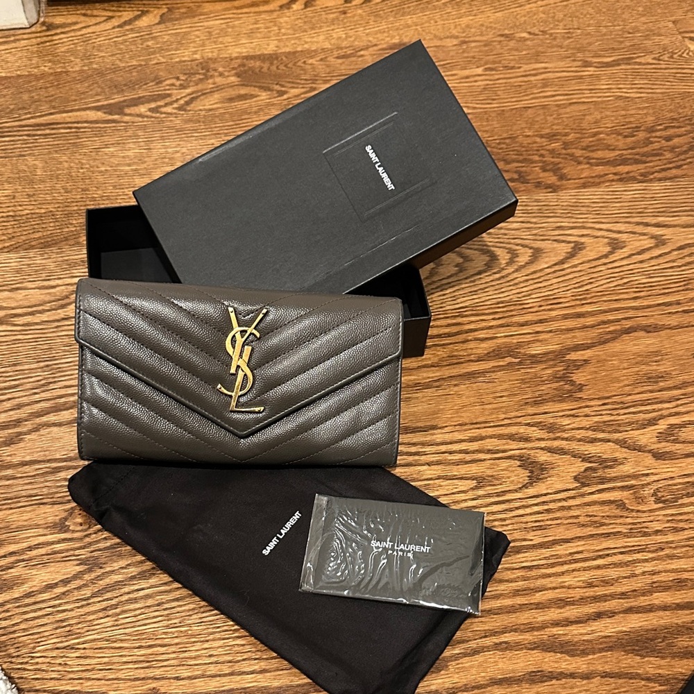 Saint Laurent Pebble Gray Quilted Wallet with Gold Logo